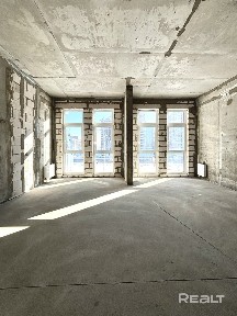 Евродвушка в самом центре Минск-Мир. До метро 2 минуты. Потолок - 3.7м!