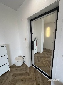 3-х комнатная квартира на ул. Воинов-Интернационалистов