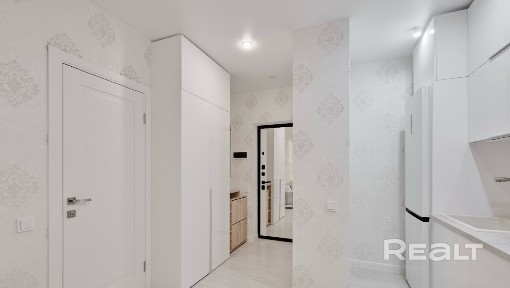 Сдается уютная новая квартира в хорошем районе.