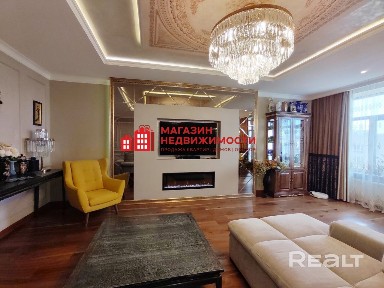 Эксклюзивная трехкомнатная квартира с люксовым интерьером