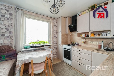 1-комнатная квартира в развитом районе рядом с метро Каменная Горка.