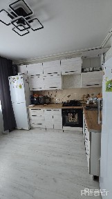 Продается двухкомнатная квартира по улице Кристалловская