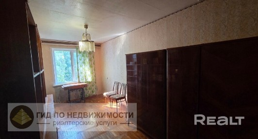 Продается 2х комнатная квартира на 5 этаже в тихом районе по ул. Горбатова, 33.