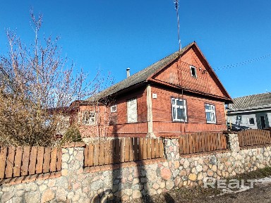 Большой дом с выходом к речке