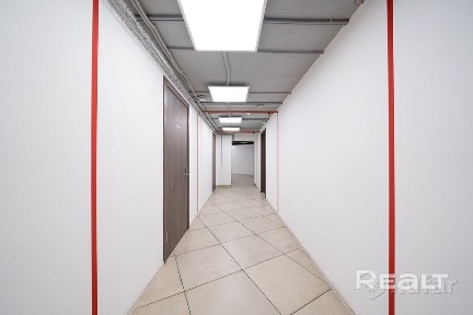 Продается коммерческое помещение в центре города по адресу: пр-т Победителей, 27.