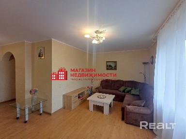 3-комнатная квартира чешской планировки на ул. Фолюш, 15/205