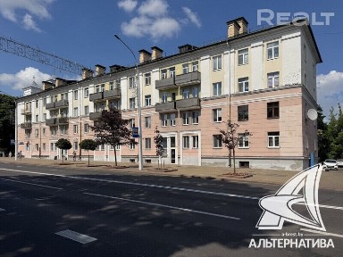 3-комнатная квартира для перевода в нежилой фонд в 960843