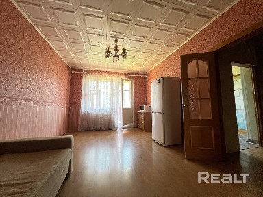 3-я квартира с раздельными комнатами по пр-ту Шмидта 48Б