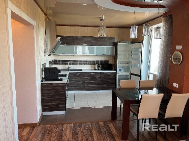 Уютная квартира с хорошим ремонтом в отличном доме с консьержем