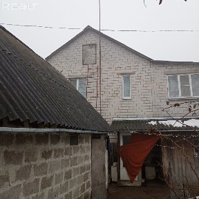 Двухэтажный дом в 15 км от Гомеля, ст. Сады.