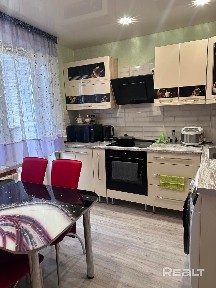 4-х комнатная квартира по ул. Чкалова, 62 (Медцентр).
