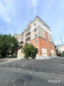 Трёхкомнатная видовая квартира в центре