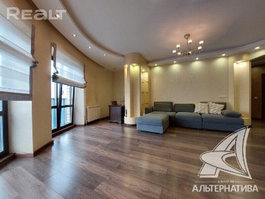 Продажа трехкомнатной квартиры в Бресте, ул. Стафе 233006