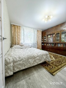 Продажа 1к Жемчужная 32, кирпичный дом.