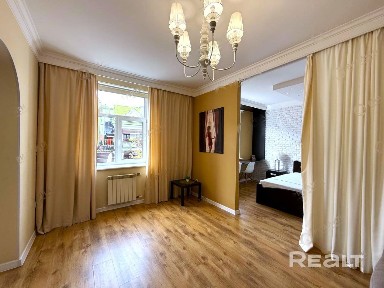 Продается трехкомнатная квартира в центре Бреста по ул. Советской