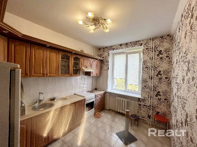2-хкомнатная сталинка в центре Новобелицы
