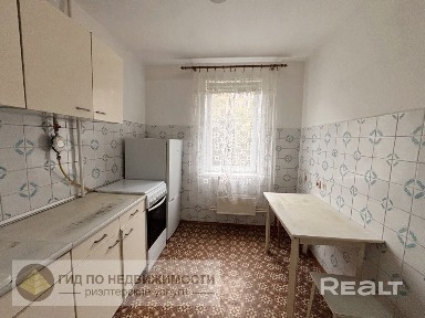 Продается просторная 2-х комнатная квартира с удобной планировкой по адресу: ул. Поповича, 33А