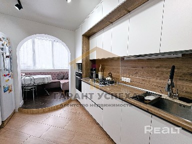 Лот 9383. Брест, ул. Суворова. Продажа 4-комнатной квартиры