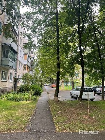 Продается трехкомнатная квартира, ул. Чкалова