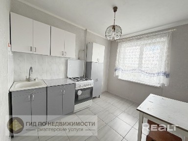 Продается 3-х комнатная квартира по проспекту Янки Купалы, дом 45.