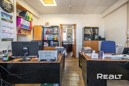 В первомайском районе Минска продается изолированное административное помещение.
