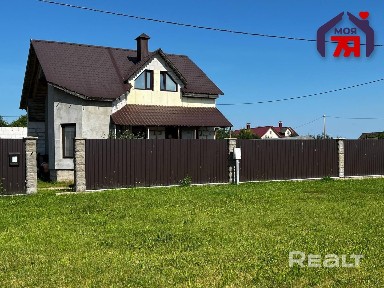 Просторный двухуровневый коттедж с участком в 15 соток