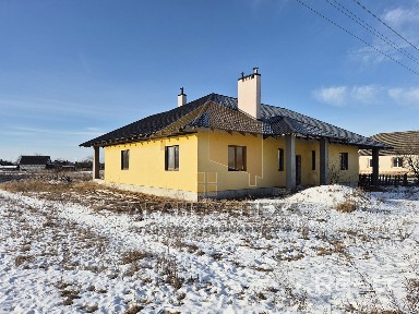 Лот 9421. Продажа коробки дома, гаража, бани и хозблока. Ракитницкий с/с