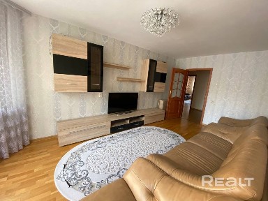 Сдаётся просторная, светлая и полностью готовая к проживанию трёхкомнатная квартира