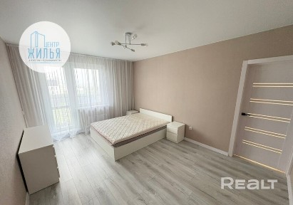 В продаже светлая и просторная квартира с современным ремонтом по ул. Виктора Глухова