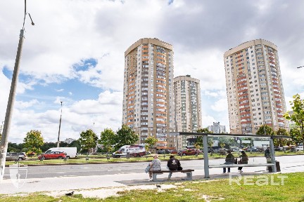 Продаётся светлая 2 комн. квартира с удобной планировкой в тихом районе!