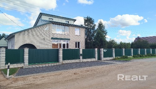 Продается кирпичный 2 эт. дом в Вороново, ул. Светлая, 24.