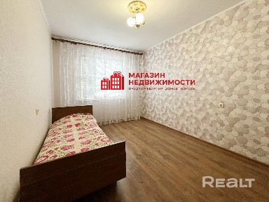 Просторная 4-комнатная квартира на ул. Лиможа, 9