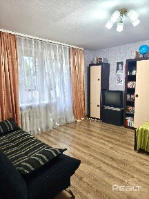 Продается двухкомнатная квартира, ул. Леонова
