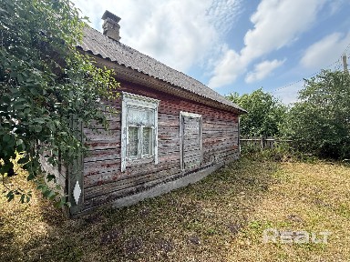Готовый к использованию дом по цене, за которую в городе не купить и гараж.