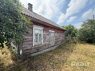 Готовый к использованию дом по цене, за которую в городе не купить и гараж.
