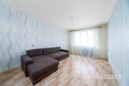 Просторная 1 комнатная квартира (по СНБ 45 м2) в микрорайоне Лошица-2.