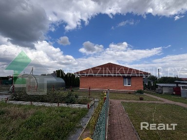 Жилой дом 2008 года с земельным участком в пригороде г. Бреста. Код 26199