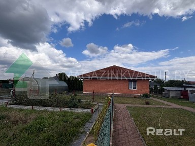 Жилой дом 2008 года с земельным участком в пригороде г. Бреста. Код 26199
