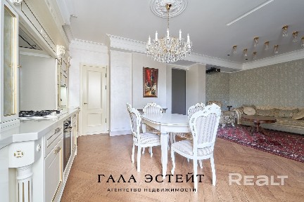 4-комнатная квартира в престижном комплексе, пр. Независимости, д. 85/Б