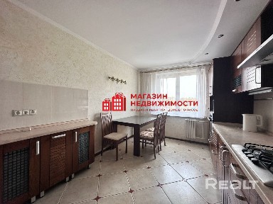 Долгосрочная аренда. 3-комнатная квартира на ул. Соломовой, 153 А