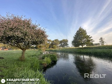 Продаётся дом с баней, летней кухней и бассейном возле реки Птичь в 24 км от МКАД.