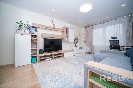 Продажа 1-комнатной квартиры на ул. Академика Карского, 15.