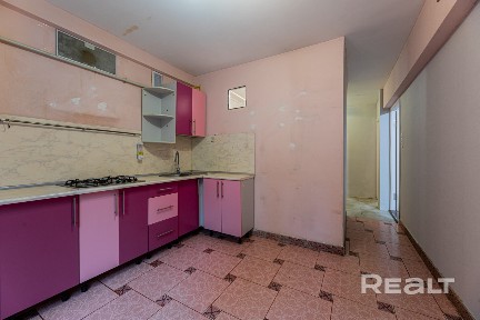 метро + 56 м² + две стороны + кухня 10 м² + огромный погреб + капремонт