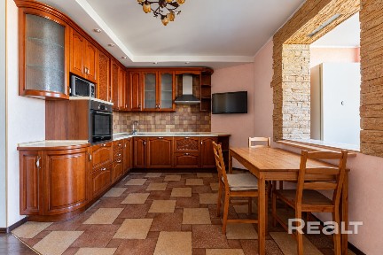 4-комнатная квартира 138 м² с панорамными видами на Минск. ул. Берута, 11А
