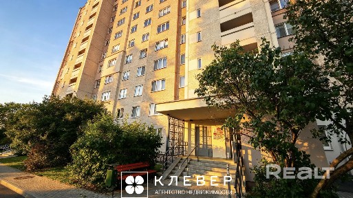 Продаётся 3-комнатная квартира под ремонт в «чешском проекте» на Рафиева 3/1