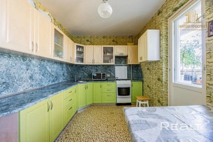 Просторная 3-комнатная квартира 90 м² с двумя санузлами на ул. Панченко!