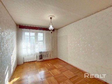 Уютная 2-ка в кирпичном доме на комфортном 3-м этаже рядом со ст. м. «Грушевка».