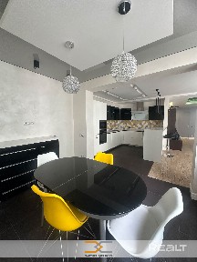 Купить 4-комнатную квартиру в Центральном районе, ул. Червякова, 55.