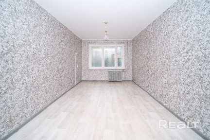 Двухкомнатная квартира под ремонт (по СНБ 56.3 м²) у метро Спортивная. Капремонт. Ул. Бельского, 25