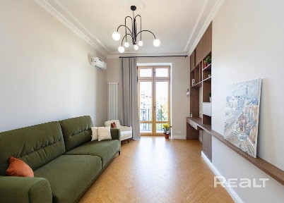 Сталинка в центре Минска, пр. Независимости, 23